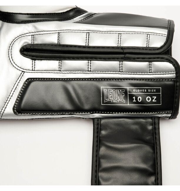 LEONE Gloves - BUFALO LEATHER Muay Thai / Kick Boxing Gloves "ICONIC" (Black) - GN208