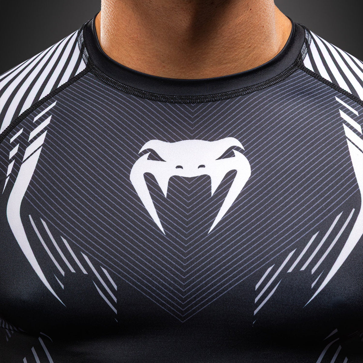 VENUM RASHGUARD No - Gi 6.0 Short Sleeve (Black/White)