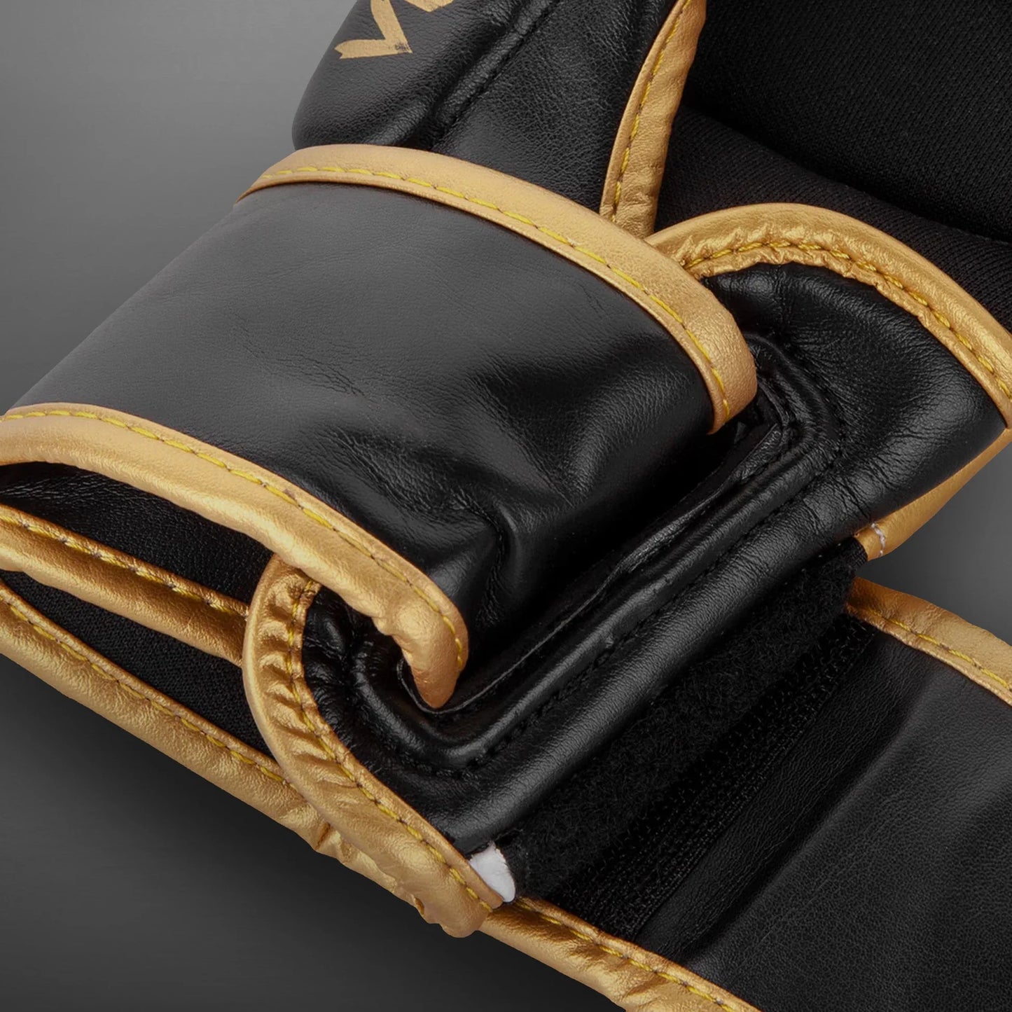 Venum Challenger 3.0 (White/Black/Gold)