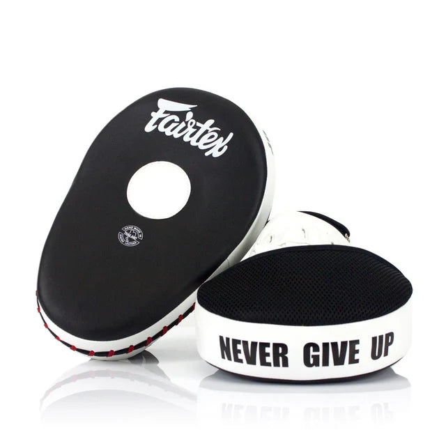 Fairtex FOCUS MITTS (Black / White) - FMV13