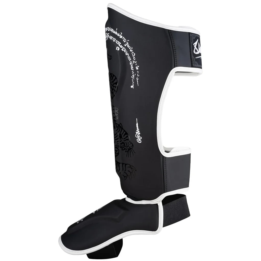 8WEAPONS - Shin Guards Sang Yant Big TIGER (Black)