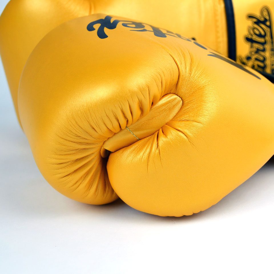 Fairtex BGV18 - MUAY THAI / BOXING GLOVES  "SUPER SPARRING" (Gold)