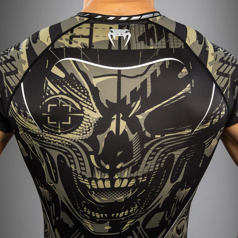 VENUM RASHGUARD Invader Short Sleeve (Black/Sand)
