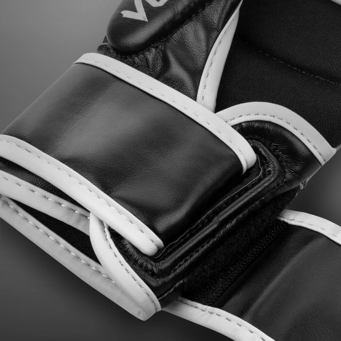 Venum Challenger 3.0 (Black/White)